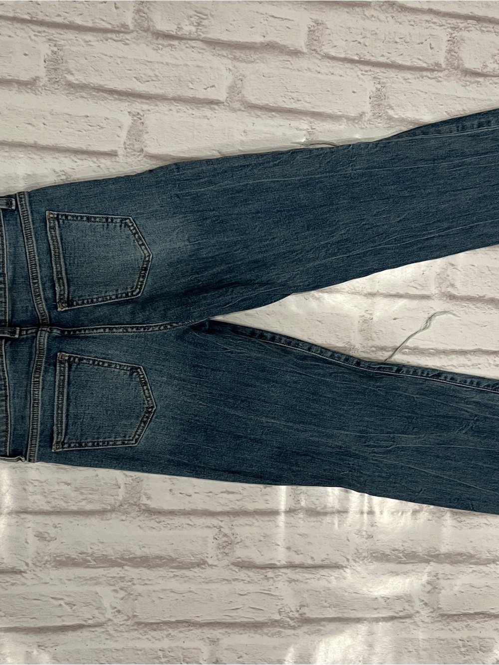 Women's Ankle Cropped Jeans in Medium Blue